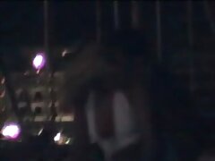 Las chicas follando rico en casa se entregan a la pasión pecaminosa entre ellas.